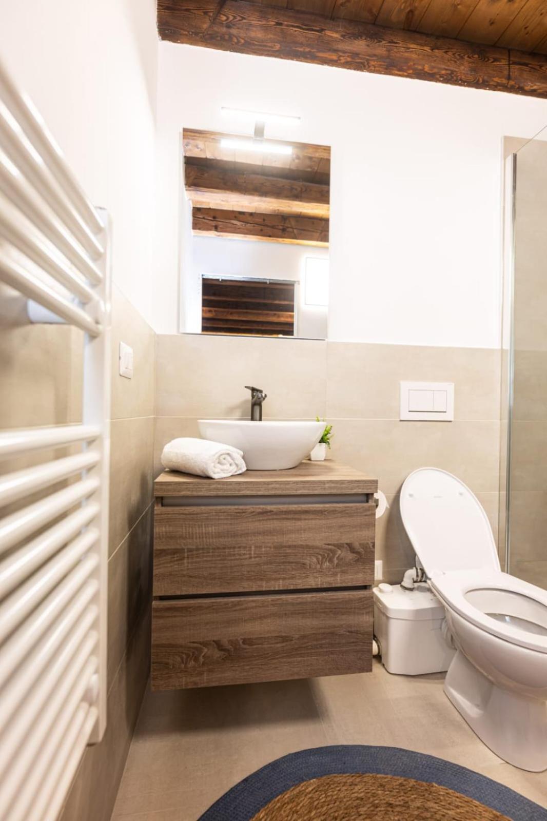 Al 18 Verona Rooms Exterior photo